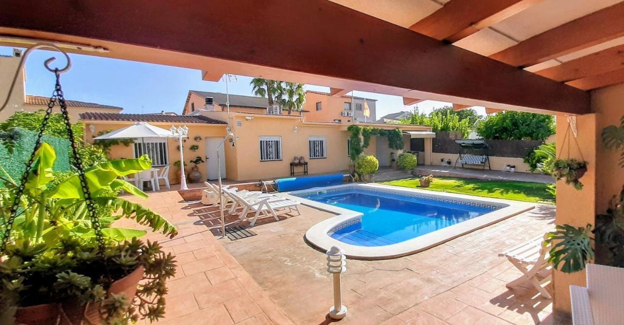 Chalet Vacacional Con Piscina Privada Y Barbacoa Tarragona Esterno foto